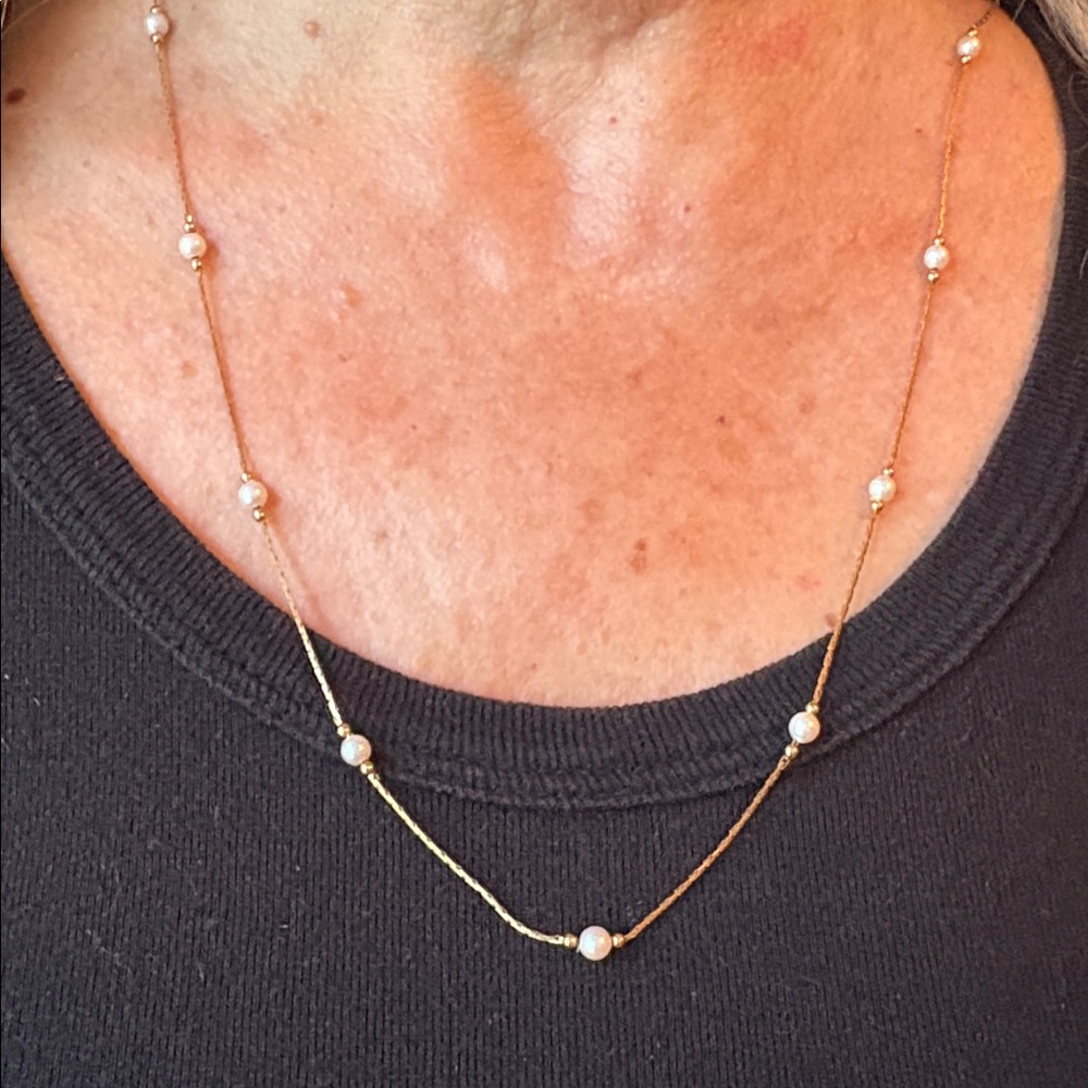 Elegant Gold Pearl Necklace